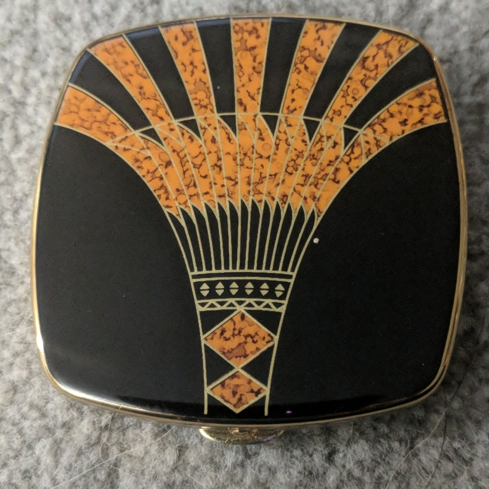 Make-up compact